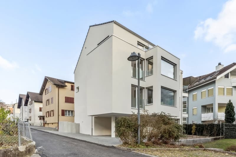 Exklusive 5.5-Zimmer-Attikawohnung in Hergiswil – Neubau mit Bergblick (9)