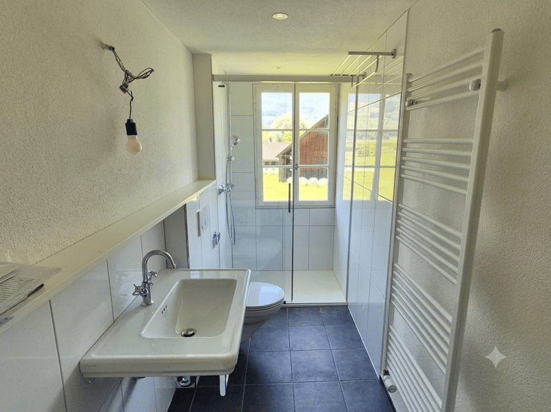 Charmante 3.5-Zimmer-Altbauwohnung mit Bergblick in Giswil (6)