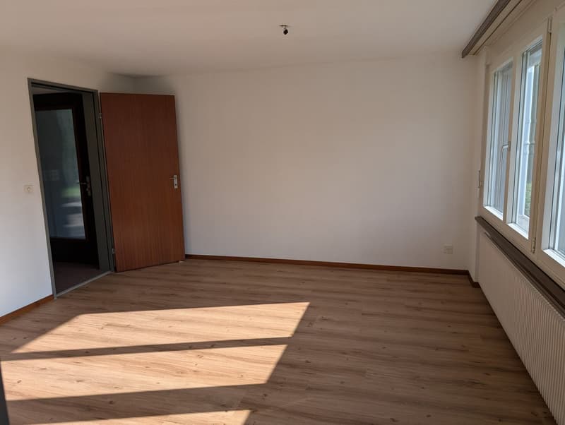Gemütliche 2.5-Zimmer-Wohnung besonders geeignet für Büro- oder Praxisräume (4)