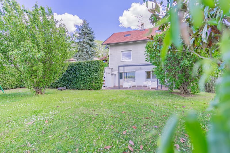 À 5 minutes de la Suisse – Villa de charme avec studio indépendant et vue exceptionnelle (12)