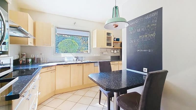 Jolie maison 6 pièces à 5 mn de la frontière Genevoise (5)