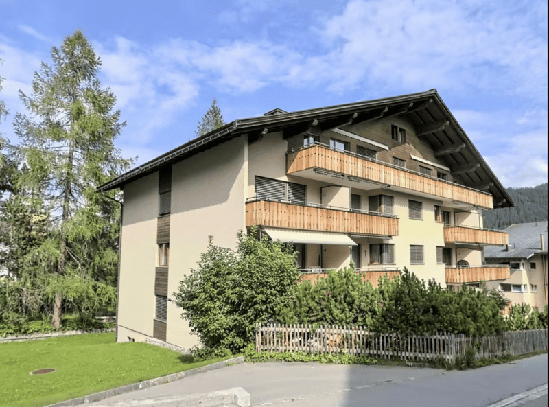 Charmante 2-Zimmer-Wohnung mit Balkon und Garage in Davos Platz (4)