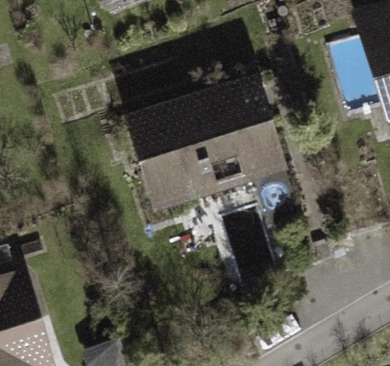 Charmantes 6-Zimmer-Einfamilienhaus mit Pool und Alpenblick in Rüti (2)