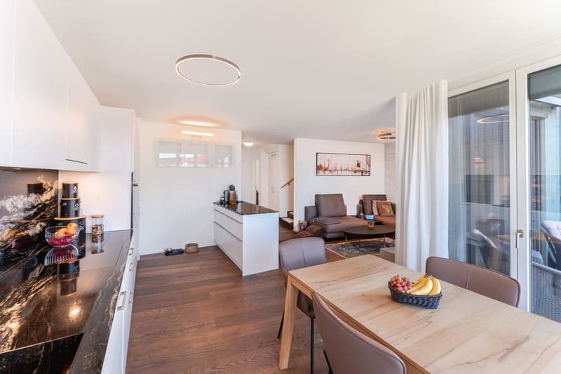 Familienfreundliche 5½ Zimmer-Minergie-Maisonette mit 2 Garagenplätzen im exklusiven Ausbaustandard (6)