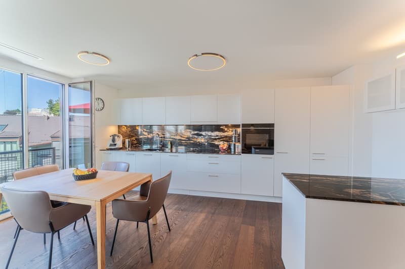 Familienfreundliche 5½ Zimmer-Minergie-Maisonette mit 2 Garagenplätzen im exklusiven Ausbaustandard (3)