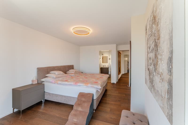 Familienfreundliche 5½ Zimmer-Minergie-Maisonette mit 2 Garagenplätzen im exklusiven Ausbaustandard (13)