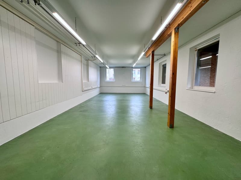 Gewerbefläche mit separaten Räumen und eigenem Sitzplatz (10)