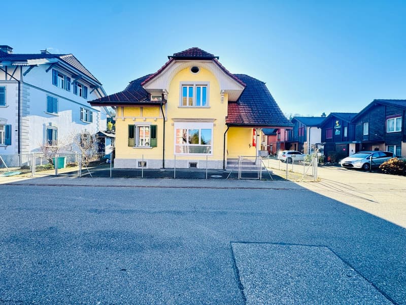 Freistehendes Zweifamilienhaus mit Ausbaupotenzial! | homegate.ch