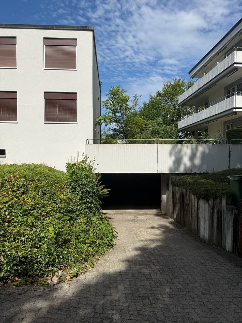 Einstellplatz in Schwamendingen zu vermieten (1)