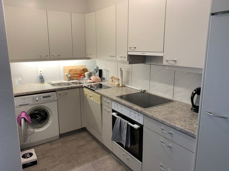 Helle 4.5-Zimmer-Wohnung mit Balkon in Lengnau (3)