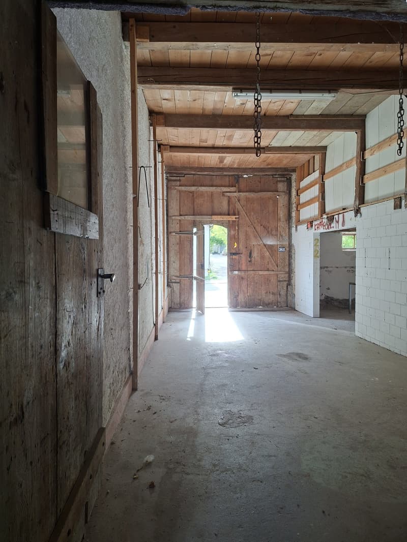 Raum für Ideen – Atelier-/Gewerbefläche mit Scheunencharme (2)