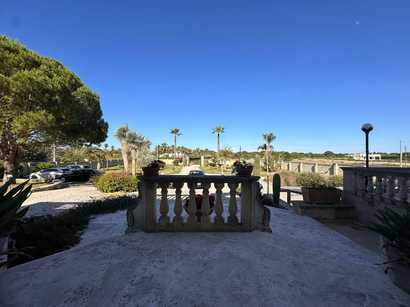 Maestosa Villa di lusso con piscina a Scorrano (13)