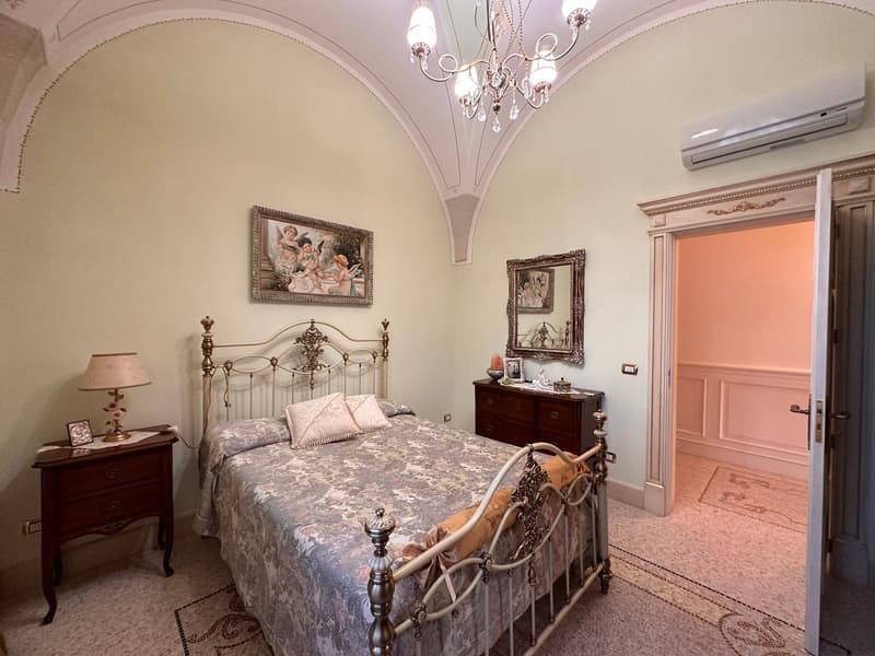Maestosa Villa di lusso con piscina a Scorrano (32)