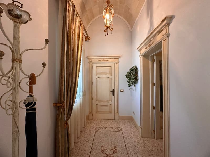 Maestosa Villa di lusso con piscina a Scorrano (47)