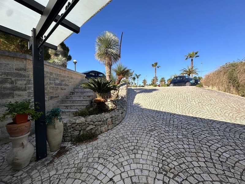 Maestosa Villa di lusso con piscina a Scorrano (57)