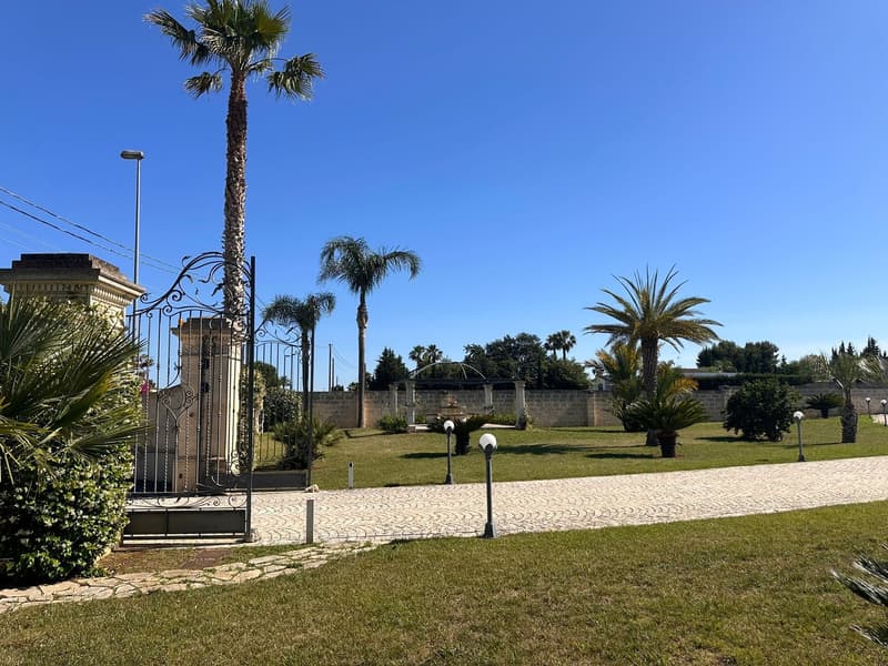Maestosa Villa di lusso con piscina a Scorrano (3)