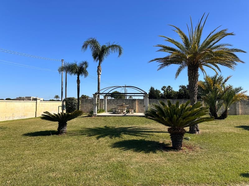 Maestosa Villa di lusso con piscina a Scorrano (4)