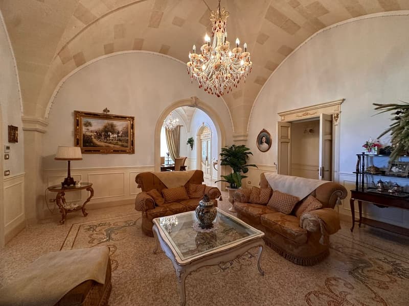 Maestosa Villa di lusso con piscina a Scorrano (19)