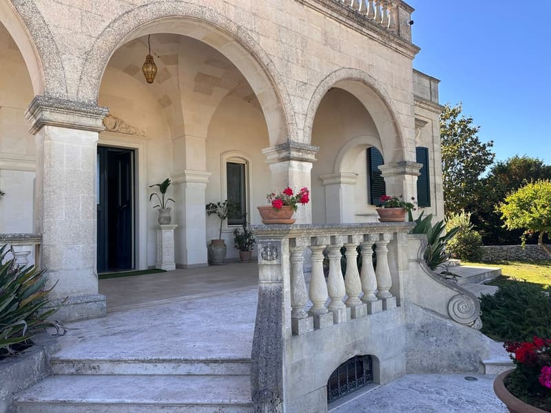 Maestosa Villa di lusso con piscina a Scorrano (8)