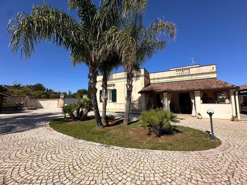 Maestosa Villa di lusso con piscina a Scorrano (63)