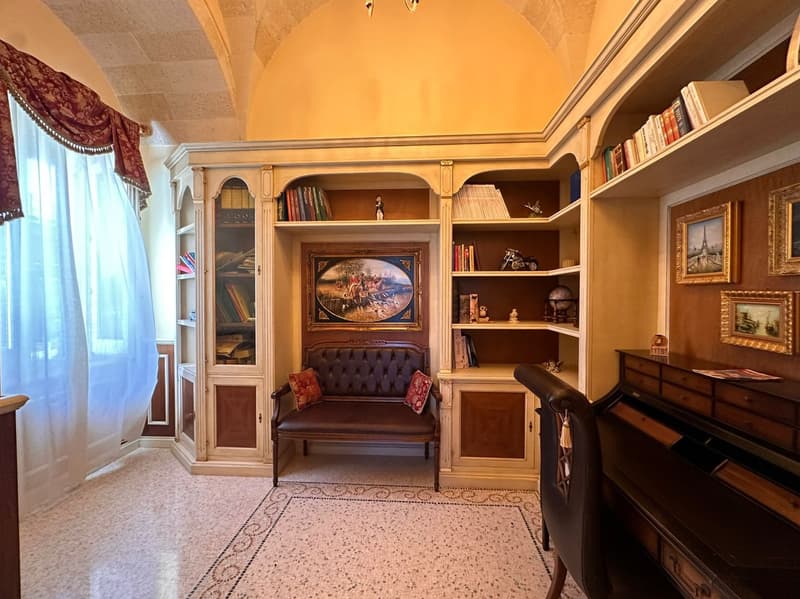 Maestosa Villa di lusso con piscina a Scorrano (49)