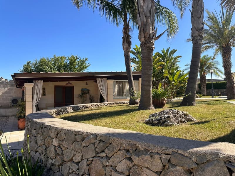 Maestosa Villa di lusso con piscina a Scorrano (67)