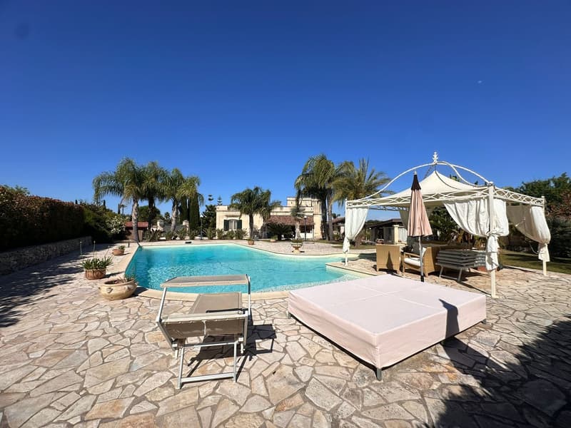 Maestosa Villa di lusso con piscina a Scorrano (76)