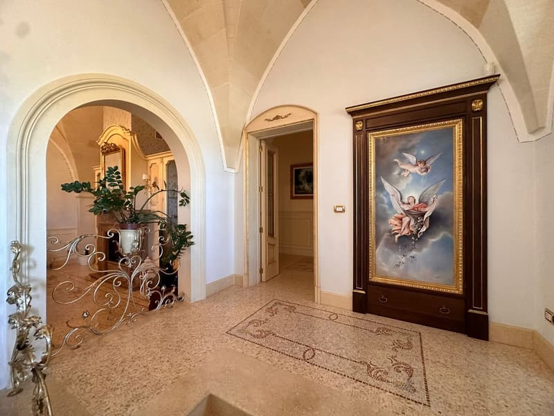 Maestosa Villa di lusso con piscina a Scorrano (17)