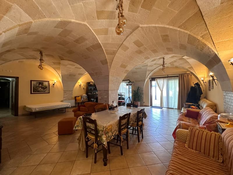 Maestosa Villa di lusso con piscina a Scorrano (51)