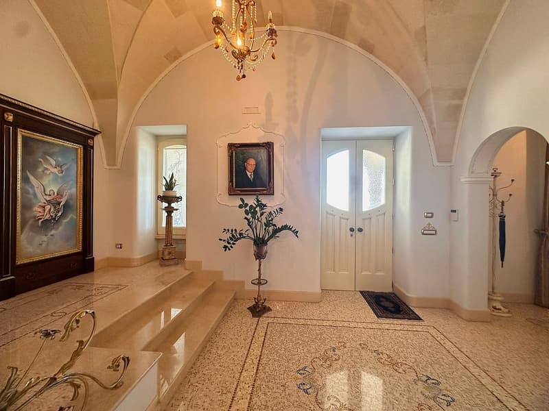 Maestosa Villa di lusso con piscina a Scorrano (15)