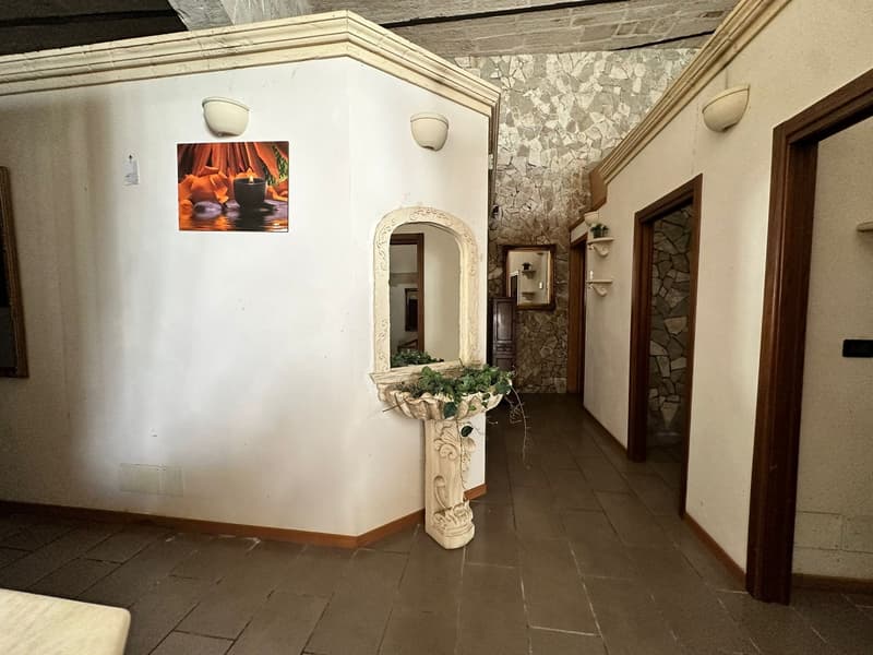 Elegante Villa Indipendente in Vendita a Maglie (42)