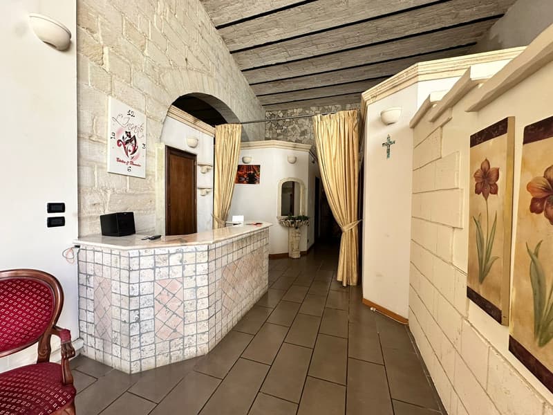 Elegante Villa Indipendente in Vendita a Maglie (44)