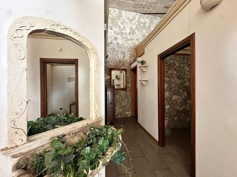 Elegante Villa Indipendente in Vendita a Maglie (8)