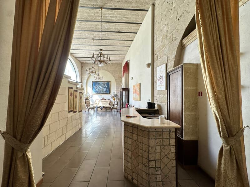 Elegante Villa Indipendente in Vendita a Maglie (41)