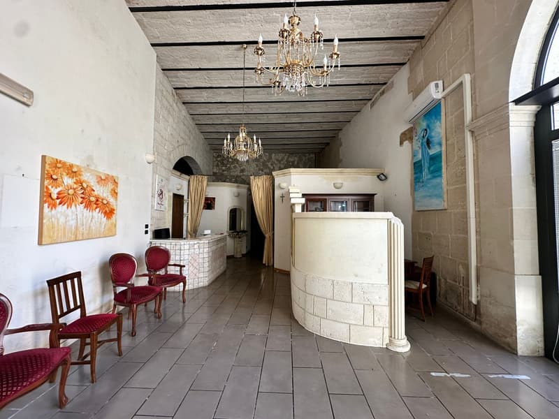 Elegante Villa Indipendente in Vendita a Maglie (47)