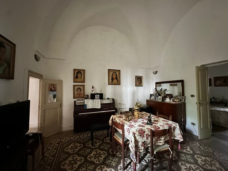 Affascinante Villa Storica in Vendita a Maglie (19)