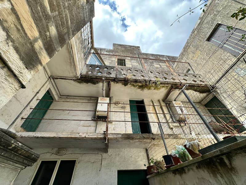 Affascinante Villa Storica in Vendita a Maglie (7)