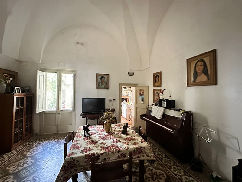 Affascinante Villa Storica in Vendita a Maglie (17)