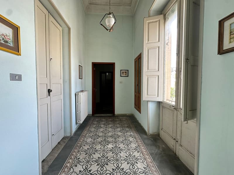 Affascinante Villa Storica in Vendita a Maglie (48)