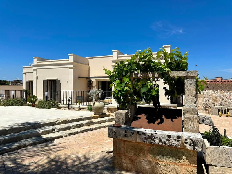 1525-VC - Scorrano - Villa di Nuova Costruzione con Piscina e Giardino Incantevole (15)