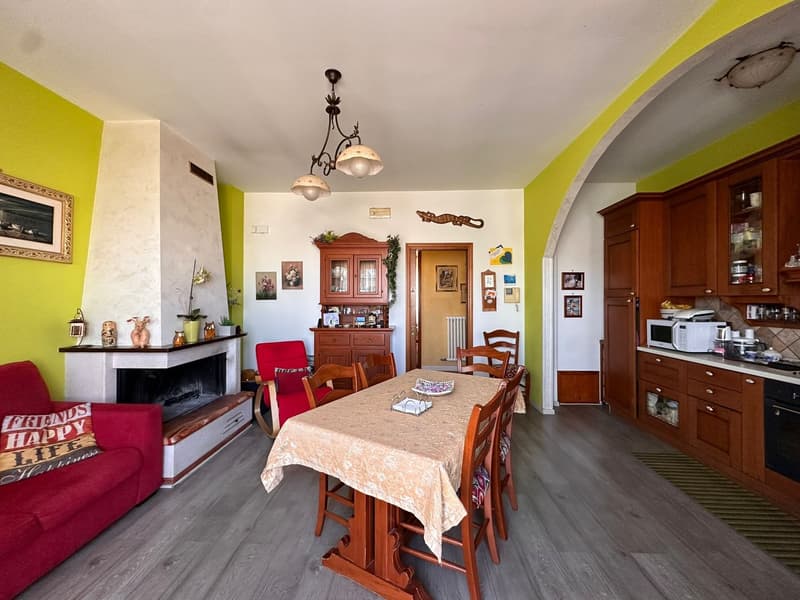 Appartamento con balcone e garage a Muro Leccese (6)