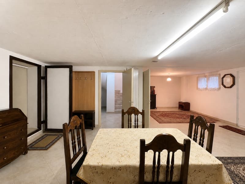 Villa indépendante avec piscine et garage (34)
