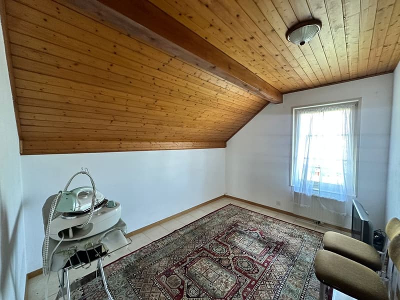 Villa indépendante avec piscine et garage (18)
