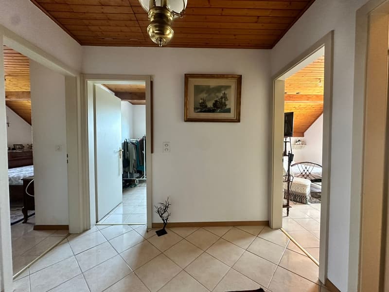 Villa indépendante avec piscine et garage (11)