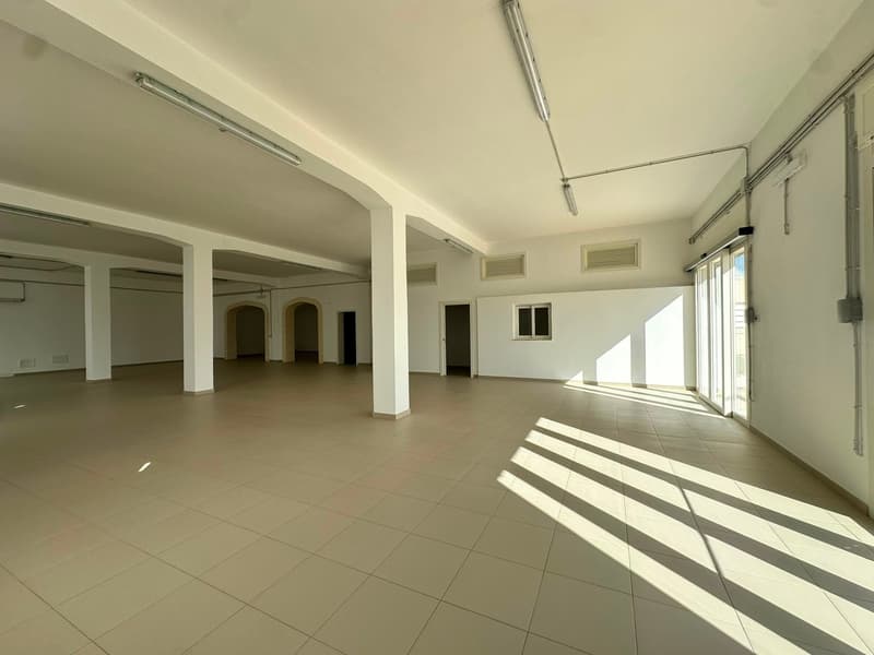 Locale Commerciale in Vendita a Giuggianello – Ideale per Bar, Caffè o Ristorante (6)