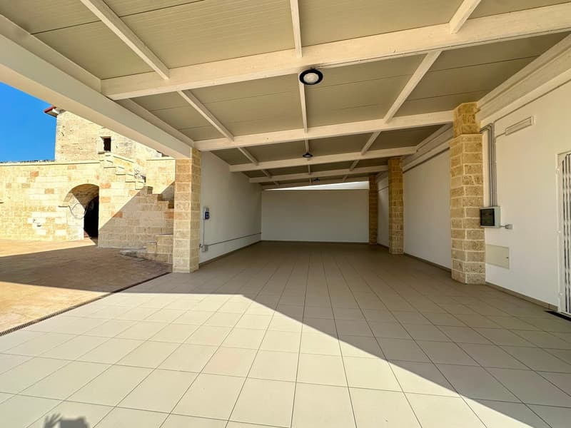 Locale Commerciale in Vendita a Giuggianello – Ideale per Bar, Caffè o Ristorante (21)