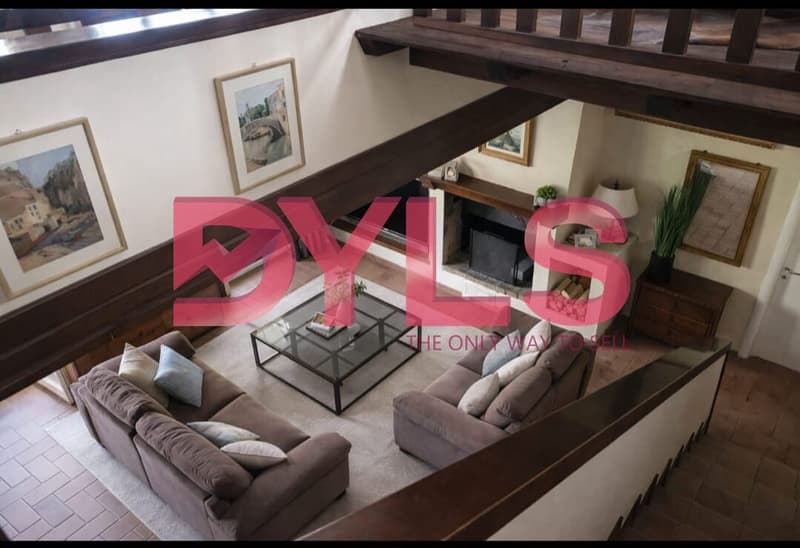 SPACIOUS TWO-FAMILY HOME IN COLLINA DâORO (9)