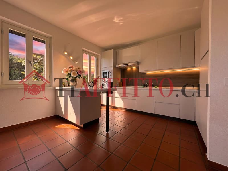 PREGIATO 4.5 A PORZA CON GIARDINO E PISCINA COPERTA (5)