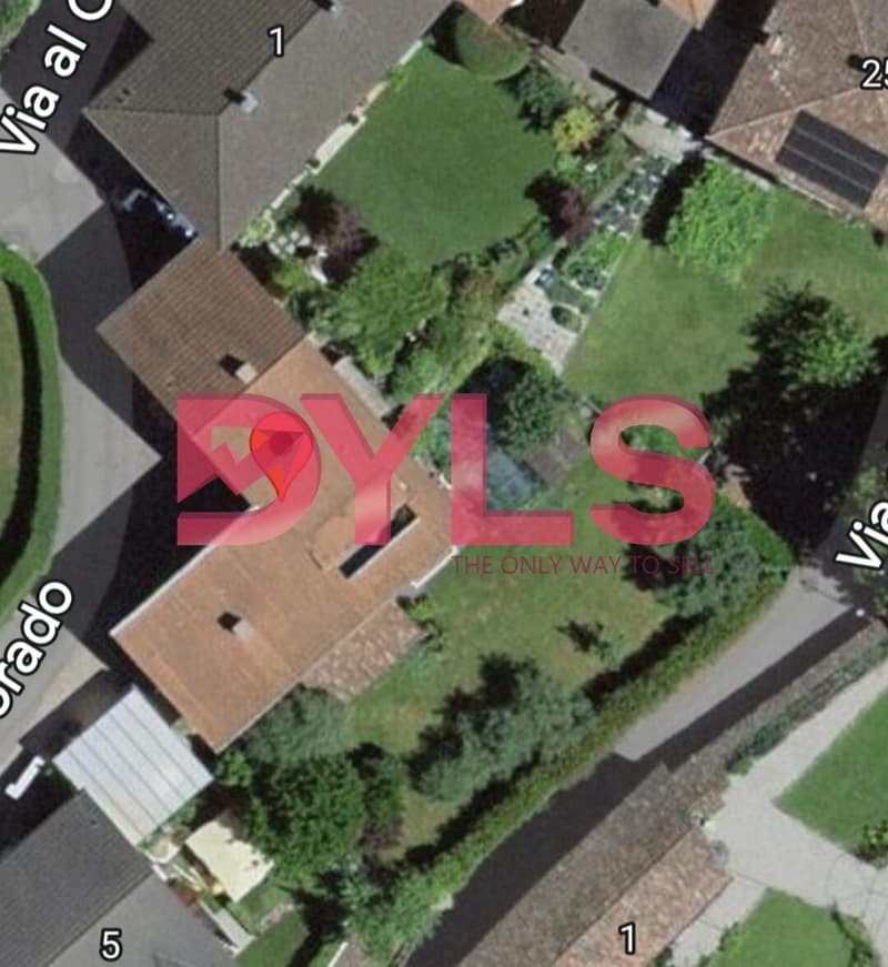 SPACIOUS TWO-FAMILY HOME IN COLLINA DâORO (8)