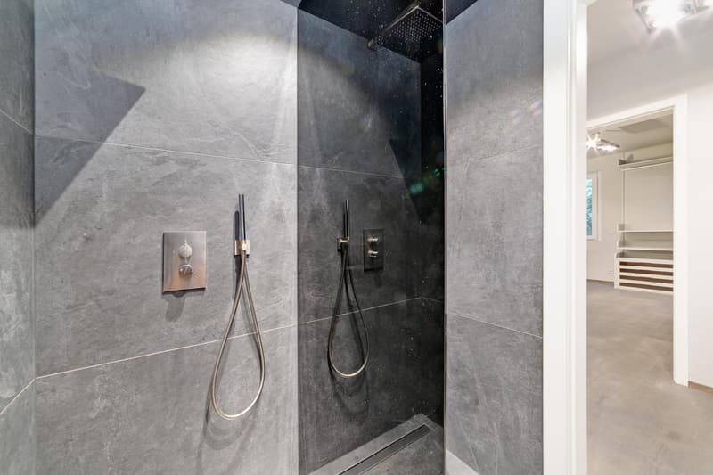 PRESTIGIOSO 3.5 LOCALI CON VISTA LAGO A PORZA (12)